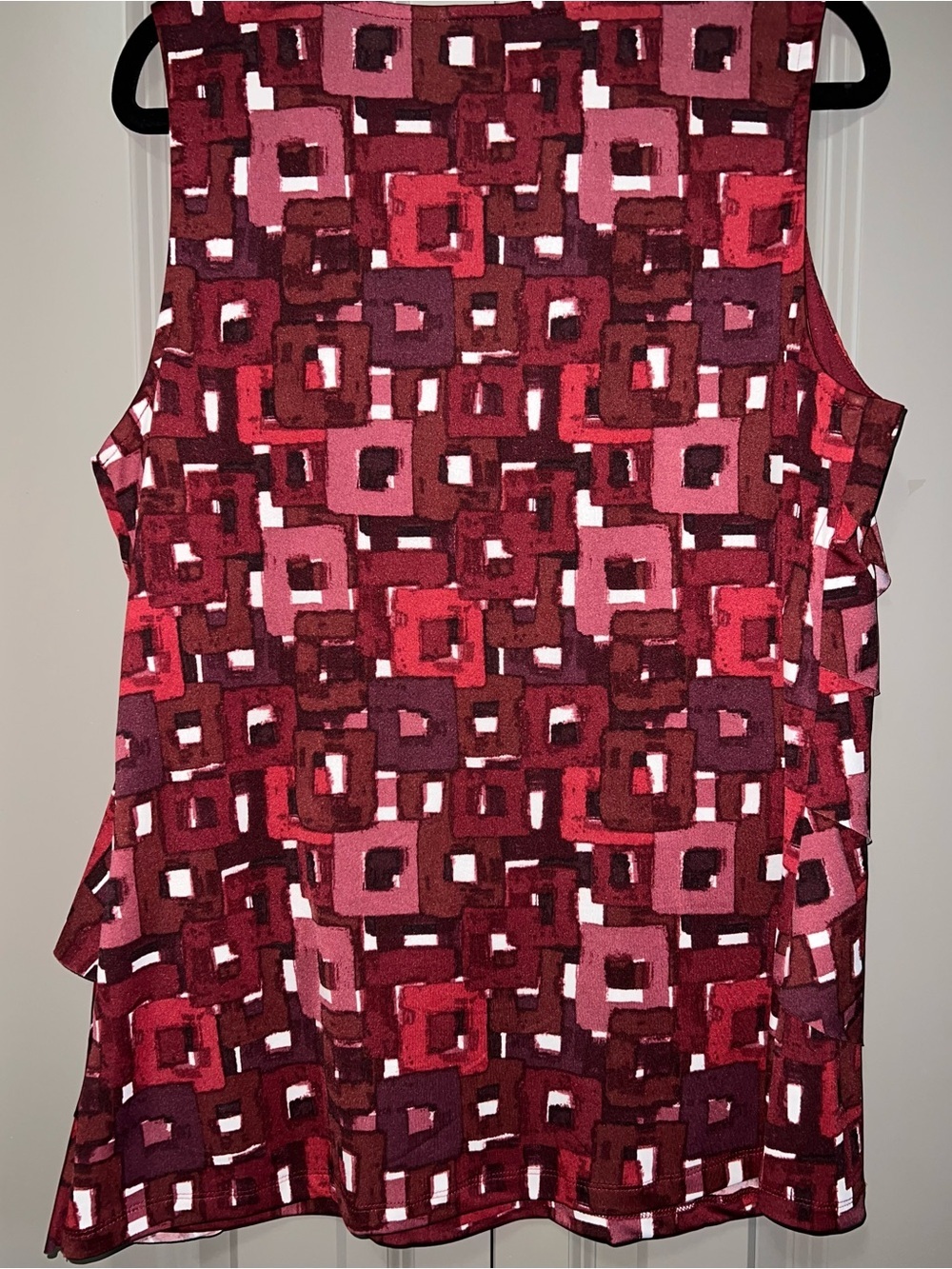 ALFRED SUNG Berry and White Printed Ruffle Shell - Picture 3 of 8